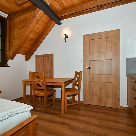 Zámek Castle - Podzámčí Undercastle 4*
