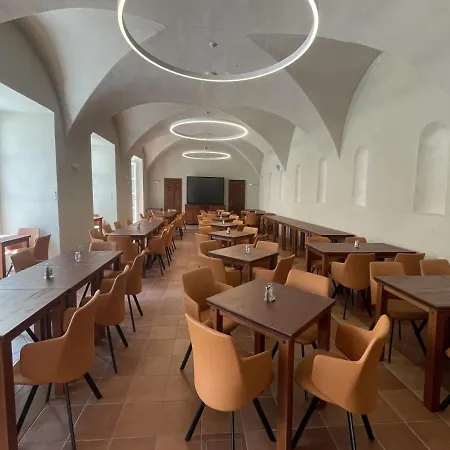 Apart-hotel Zámek Castle - Podzámčí Undercastle 4*