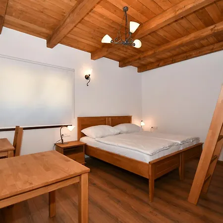 Zamek Castle - Podzamci Undercastle Appart hôtel *