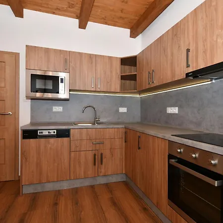 Zamek Castle - Podzamci Undercastle Aparthotel 4*