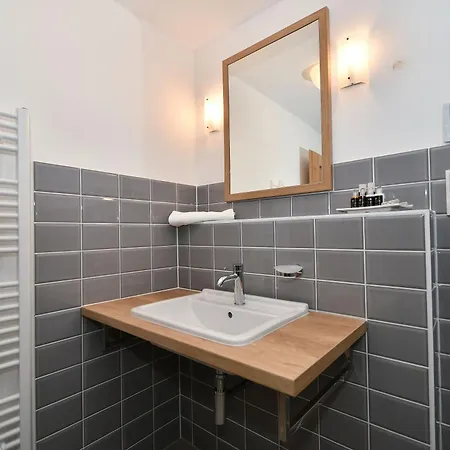 Zamek Castle - Podzamci Undercastle 4*