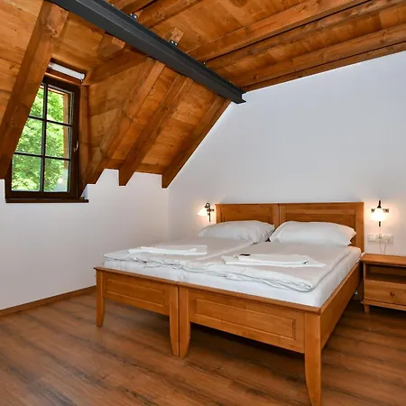 Zámek Castle - Podzámčí Undercastle 4*