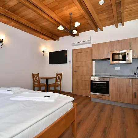 Aparthotel Zámek Castle - Podzámčí Undercastle 4*