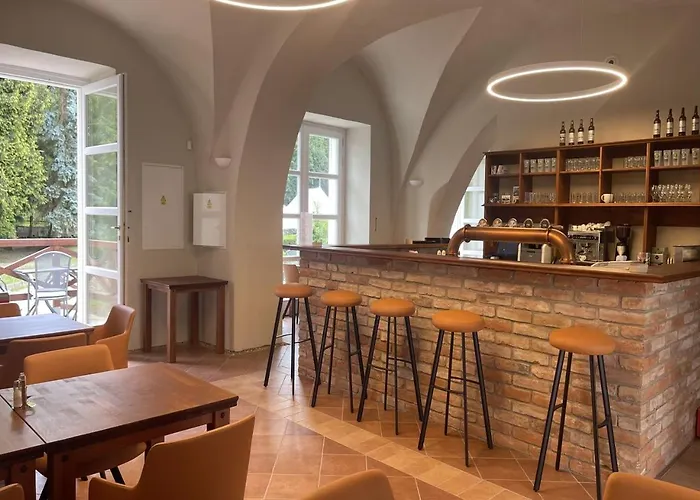 Zamek Castle - Podzamci Undercastle 4* Racice (Vyskov)