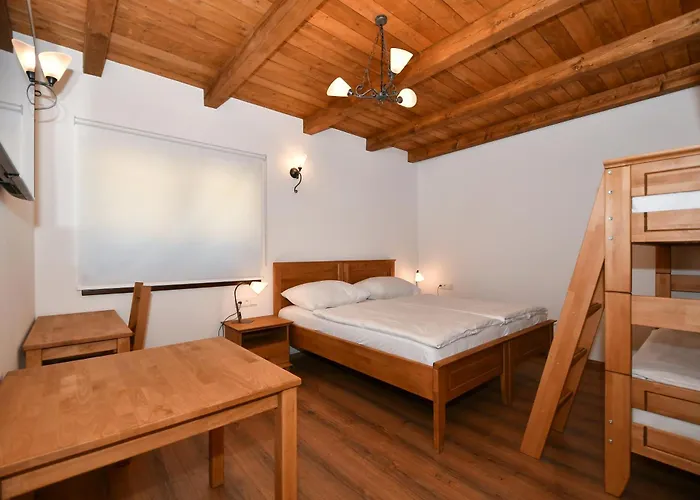 Zámek Castle - Podzámčí Undercastle Aparthotel 4*