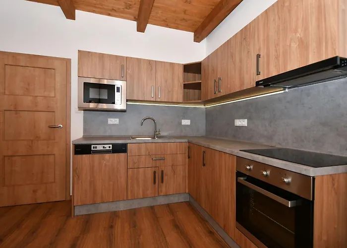 Zamek Castle - Podzamci Undercastle Aparthotel 4*