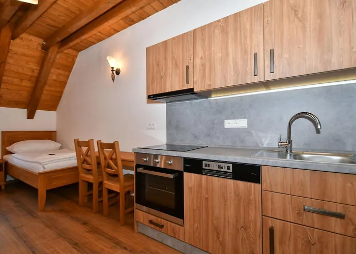 Zamek Castle - Podzamci Undercastle Aparthotel 4*