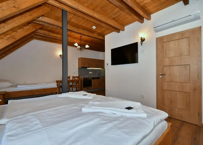 Zamek Castle - Podzamci Undercastle Aparthotel