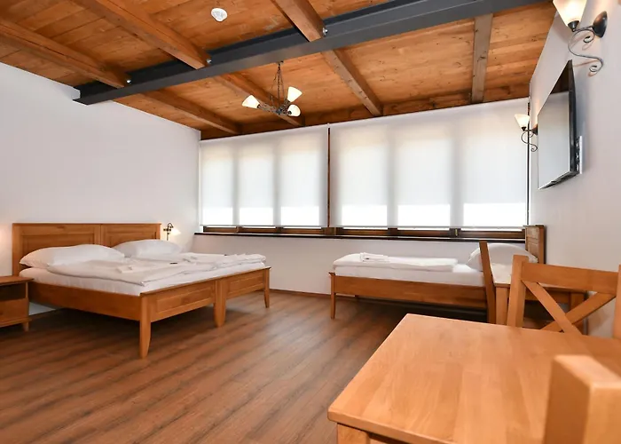 Zamek Castle - Podzamci Undercastle 4*